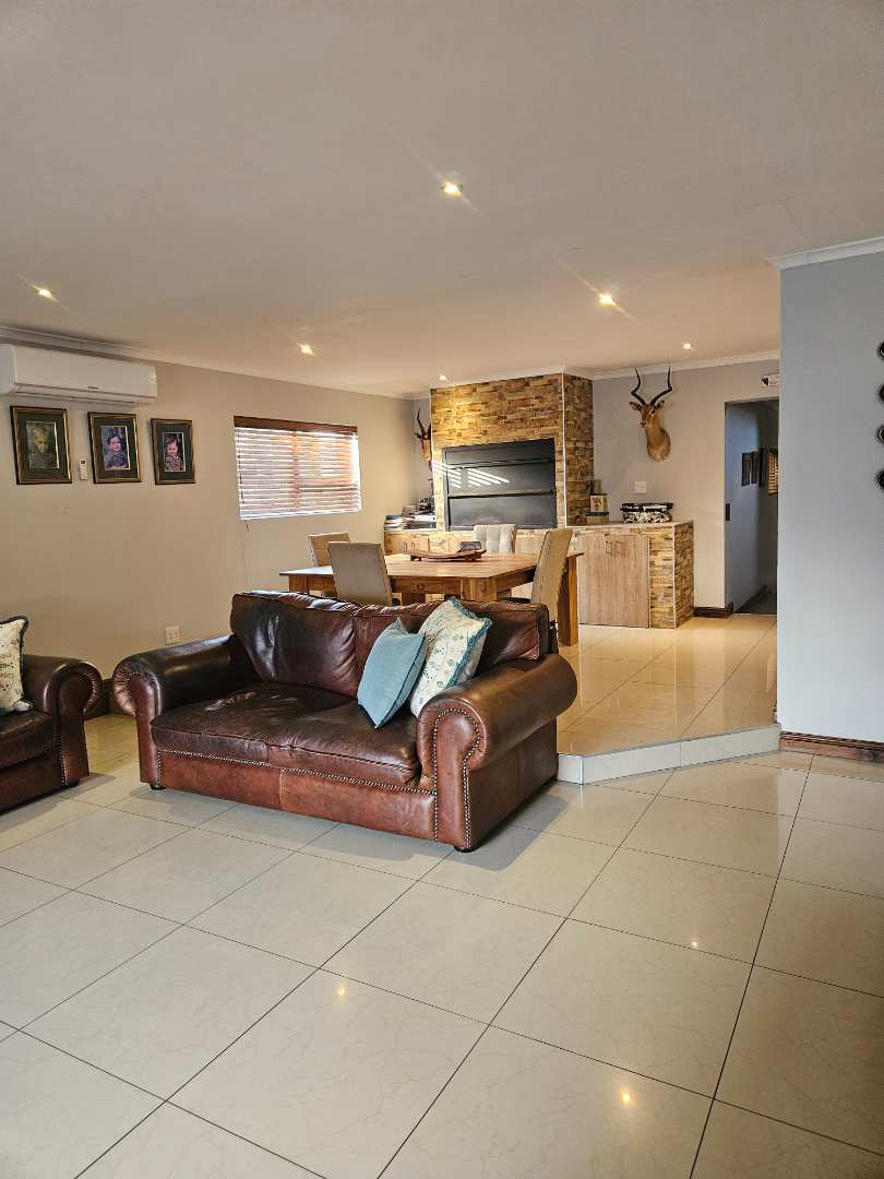 4 Bedroom Property for Sale in Kamma Heights Eastern Cape